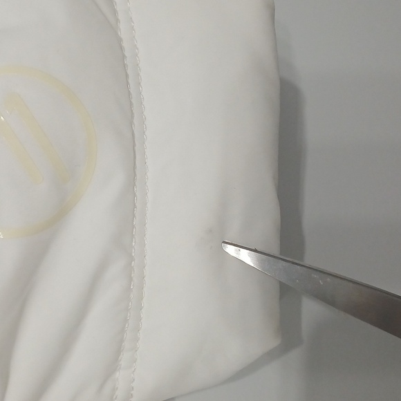 Savvi White Quilted Pouch, Pre-owned - Picture 5 of 9